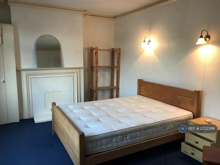 1 bedroom in King Edwards Place, London, W3 (#2722399)