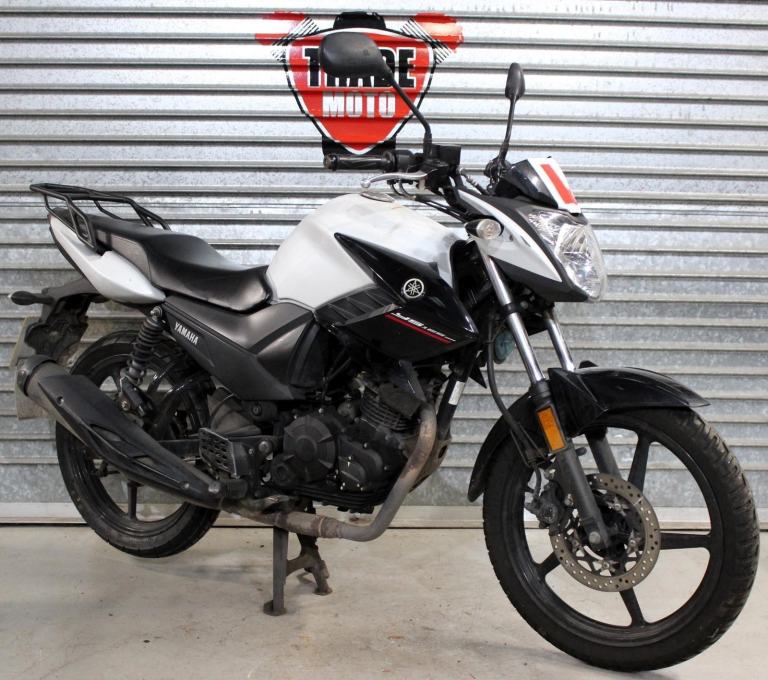 2018 18 YAMAHA YS 125 LEARNER LEGAL TRADE SALE WHITE 22K MILES NEW MOT YS125 YBR