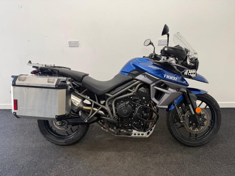 Triumpg Tiger 800 XRX Low ** Panniers - Arrow Exhaust - Full Service History **