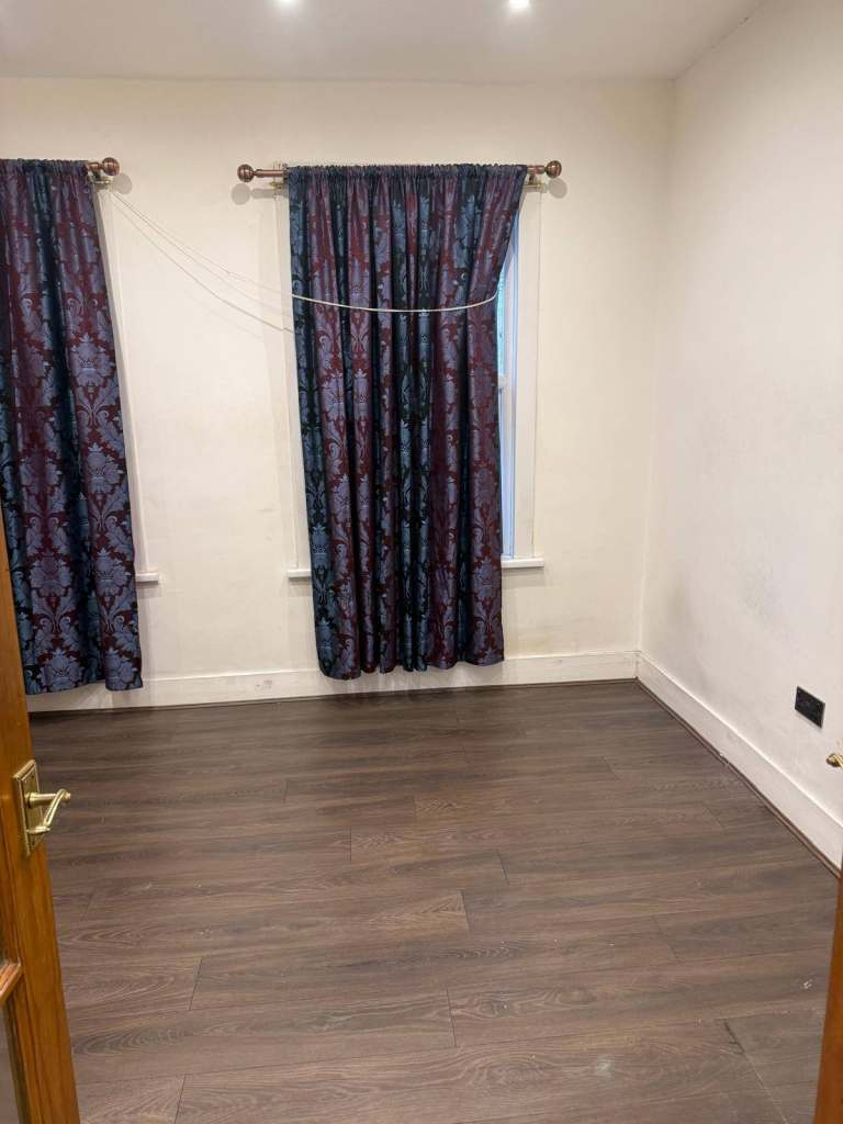 **Cosy One Bedroom Self-contained Unfurnished Flat in Dalston**