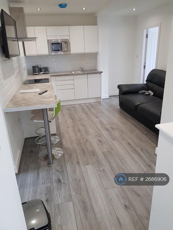 2 bedroom flat in Furness Avenue, Ormskirk, L39 (2 bed) (#2686906)