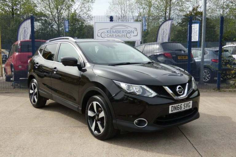2016 Nissan Qashqai 1.5 dCi N-Connecta SUV 5dr Diesel Manual 2WD Euro 6 (s/s) (110 ps) HATCHBACK ...