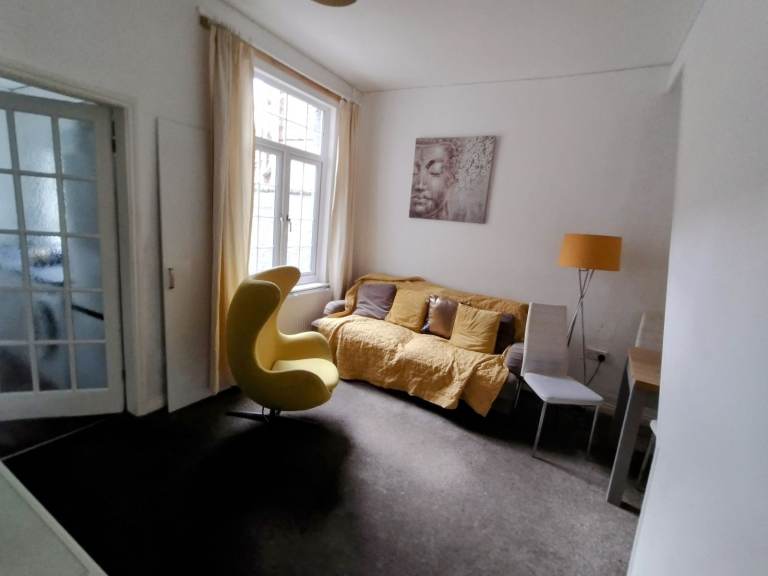 Double room available in house with 2 other male working sharers TS1 3