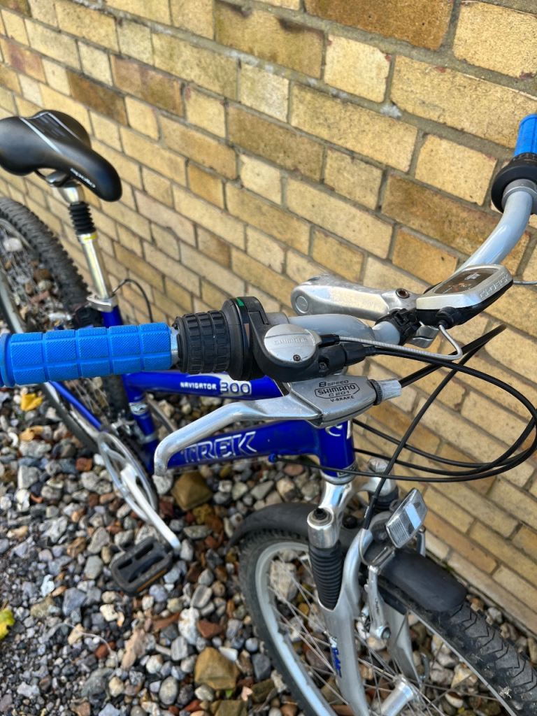 Trek Navigator 300 LADIES/GIRLS Mountain Bike *FULLY SERVICED* Small size 26"