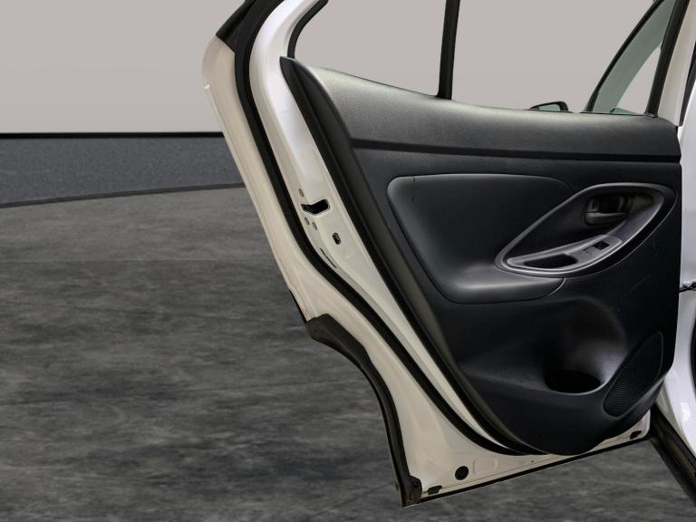 2024 Toyota Yaris Cross 1.5 VVT-h Icon SUV 5dr Petrol Hybrid E-CVT Euro 6 (s/s) (116 ps) - LANE T...