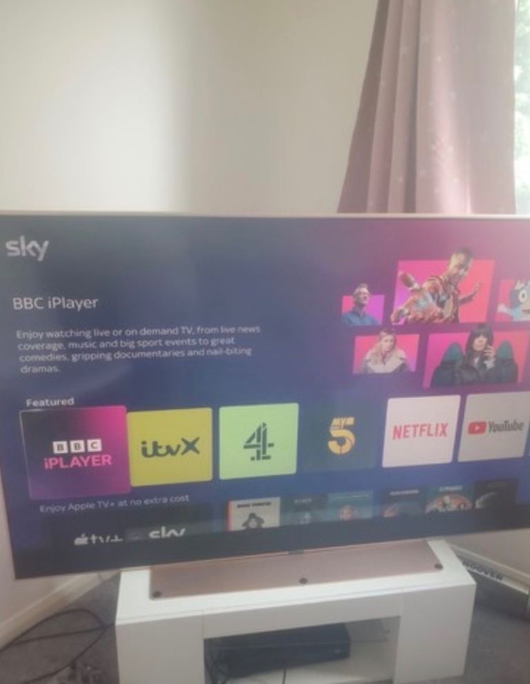 Sky Television Smart TV 65” Black, Good Condition