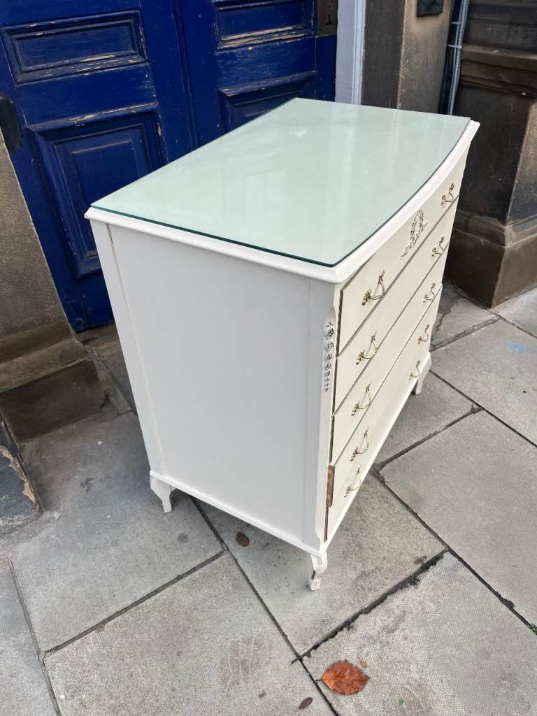 Vintage 5 Drawer Bedroom Chest , French shabby chic style . Good condition