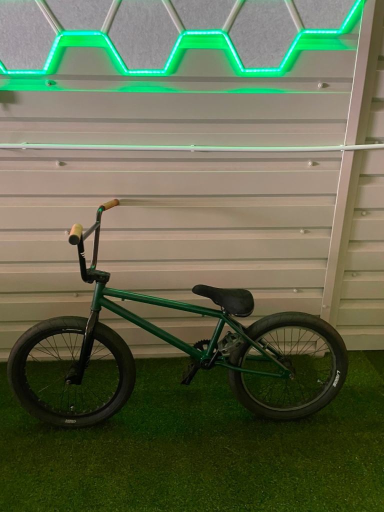 Mafia bmx custom paint new grips new tires net bars 