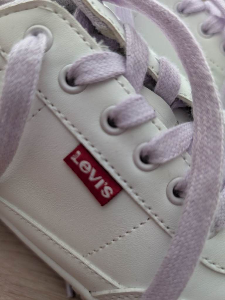 Levi white trainers size 7 1/2