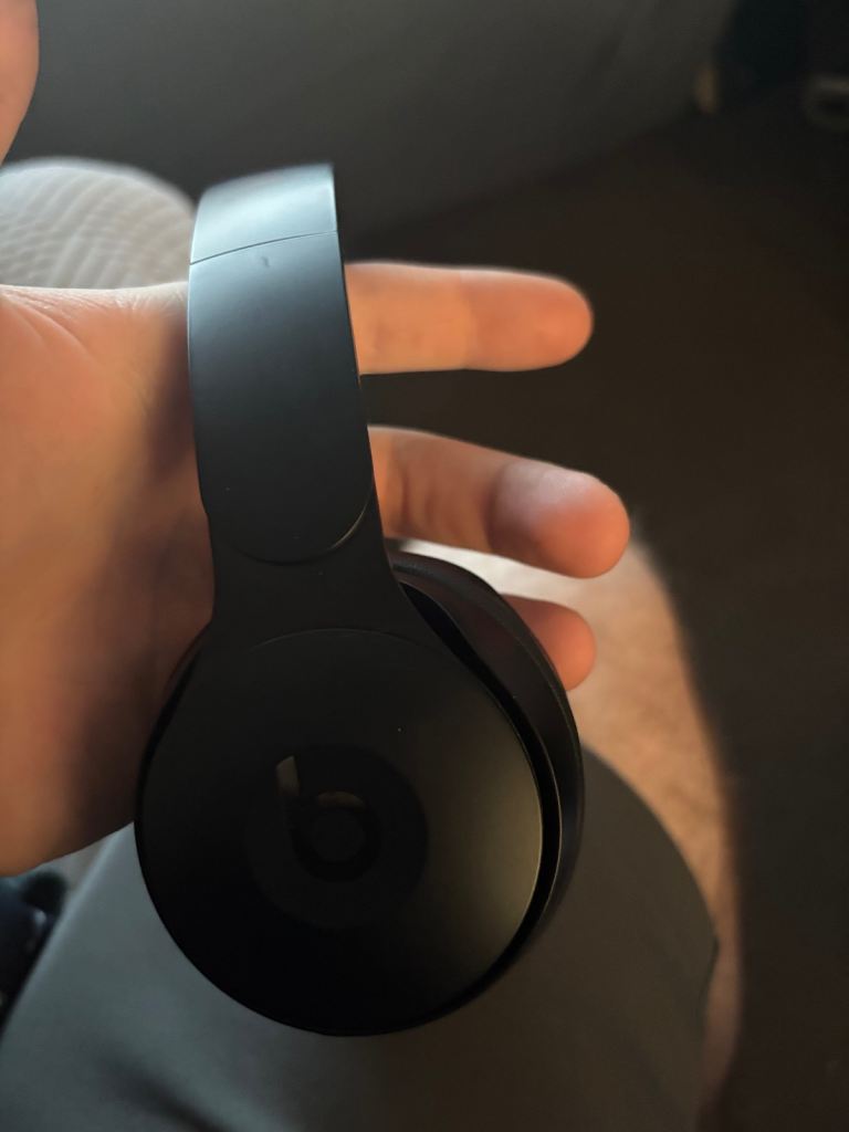 Beats Solo Pro