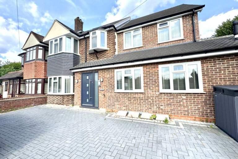 📍 One-Bedroom Apartment – Old Ruislip Road, Northolt, UB5-Ref: 2262