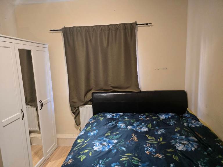 Ensuite room 10min walk to East Croydon train station bills inclusive