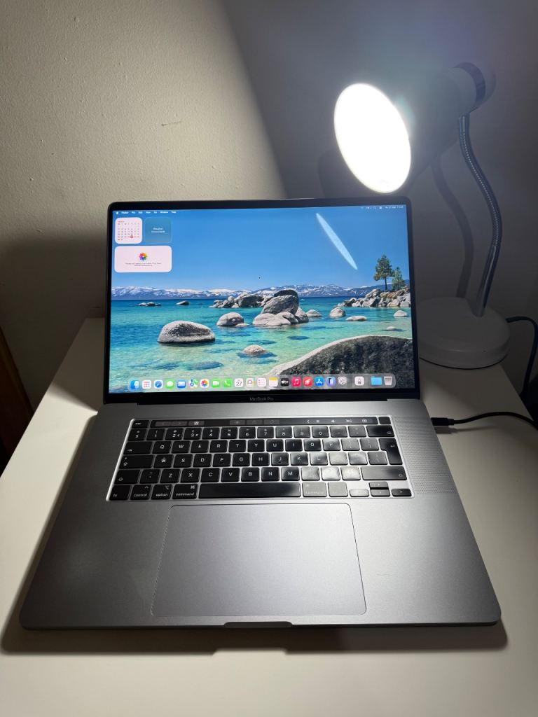 Apple MacBook Pro 16” 2019 Touch Bar i7 16GB 512GB Radeon Pro 5300M 4GB 187 Cycles