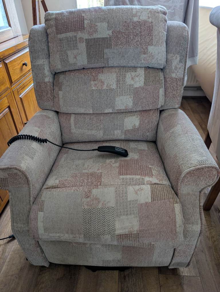 Raise and recline chair 