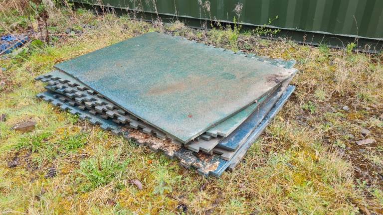 Interlocking Stable Mats