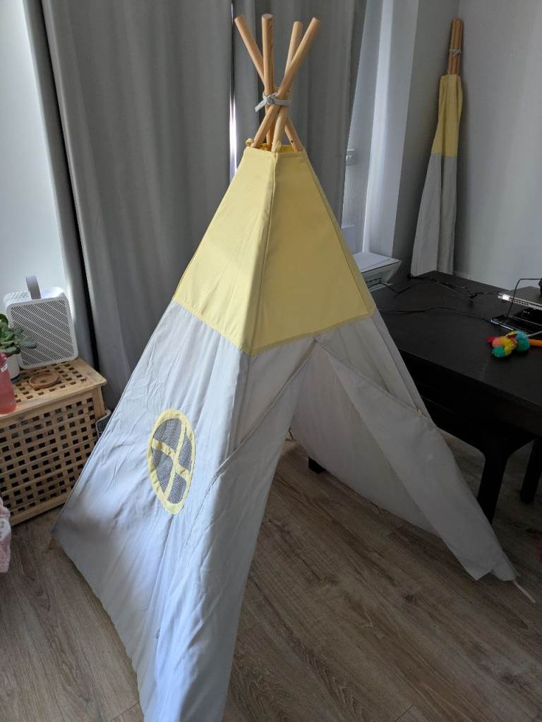 2x Childrens play tents. IKEA Hovlig