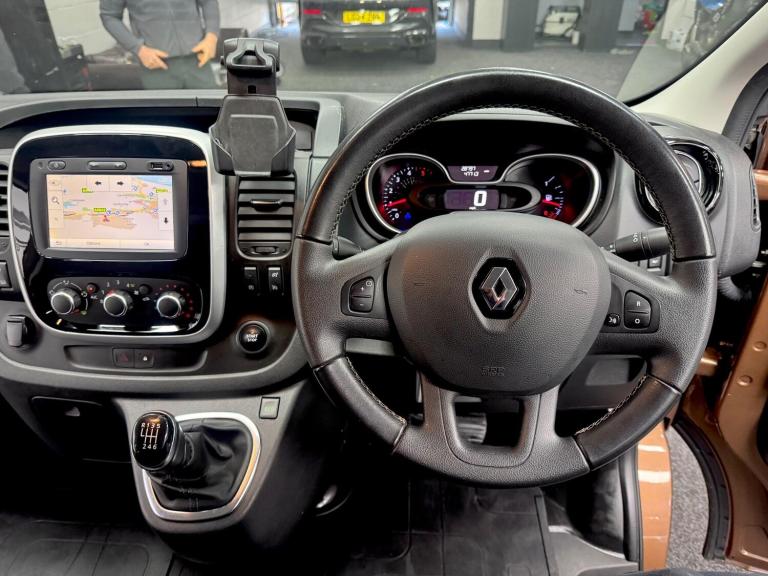 2020 Renault Trafic 2.0 dCi ENERGY 30 Sport Nav Crew Van LWB Euro 6 (s/s) 6dr WINDOW VAN Diesel M...