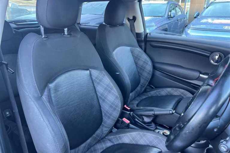 2018 MINI Hatch 1.5 Cooper Hatchback 3dr Petrol Steptronic Euro 6 (s/s) (136 ps) Hatchback Petrol...