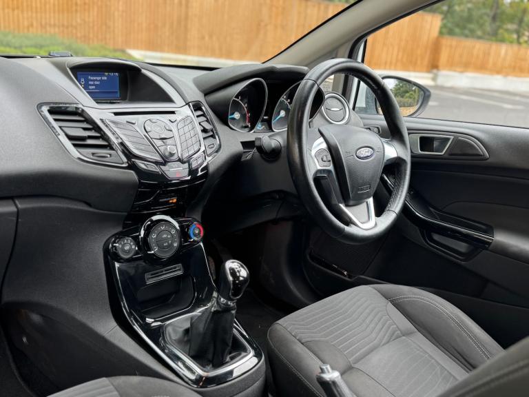 2016 Ford Fiesta 1.25 82 Zetec 5dr HATCHBACK Petrol Manual