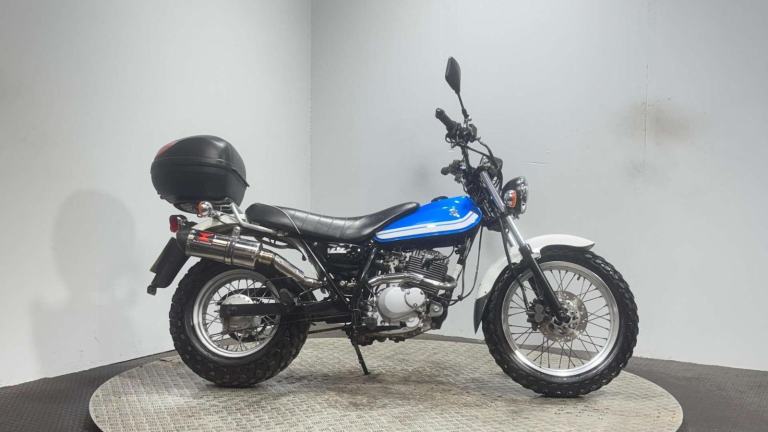 Suzuki RV125 VANVAN [Phone number removed]K VERY CLEAN ICONIC SAND BIKE 125CC NAKED LEARNER