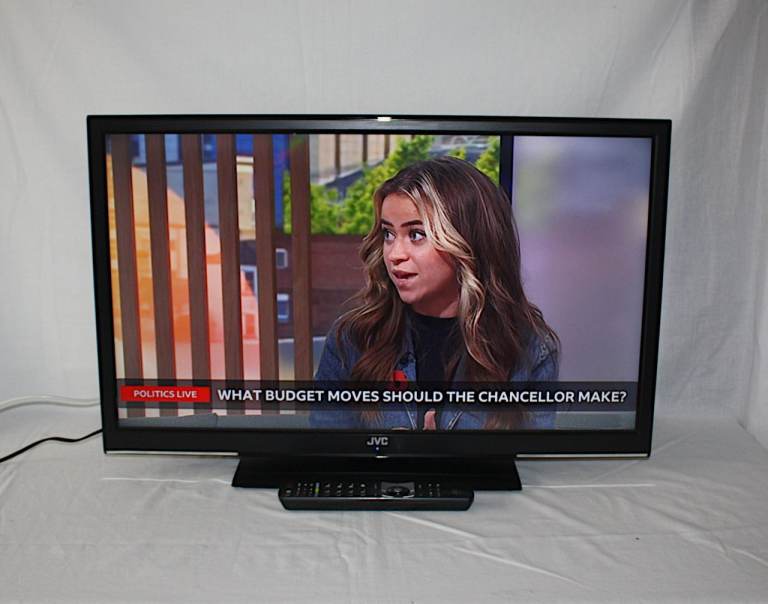 JVC 32 inch LED TV with Built-in Freeview HD