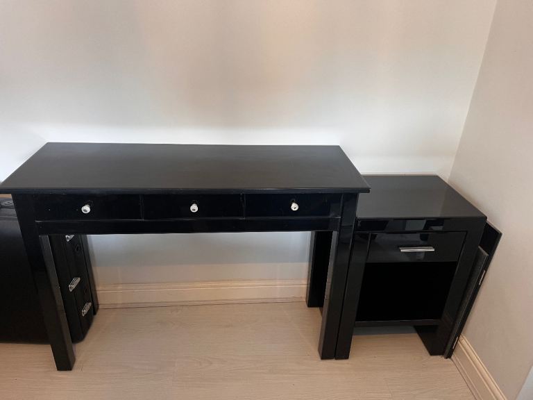 Dressing table and side table 