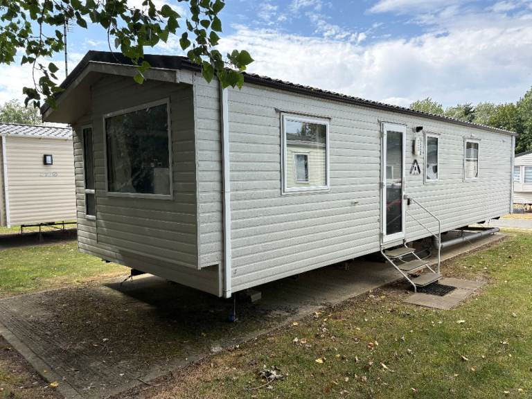 Private sale of an Atlas Moonstone 36x12/2 static caravan 
