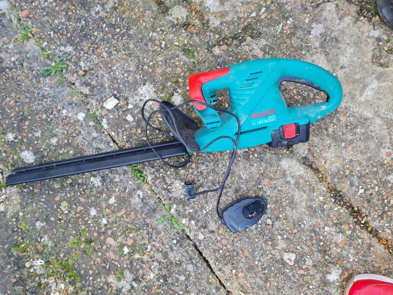 Bosch cordless hedge cutter 