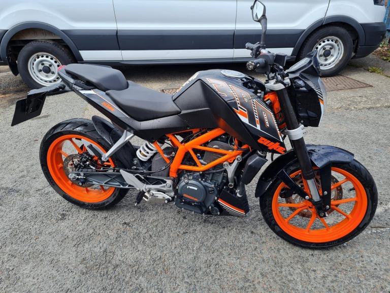 November 2016 KTM Duke 390 Only Six Thousand Miles From New, DUKE, 2016, 373 (cc)