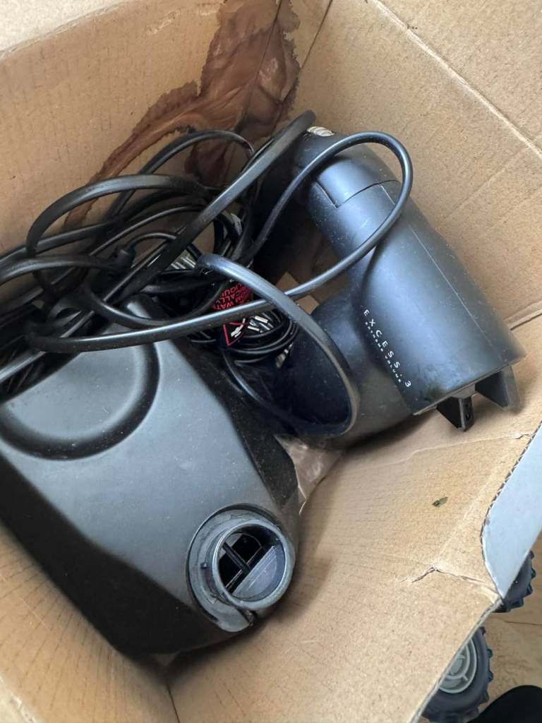 Black Handheld Carpet Cleaner – Good Condition