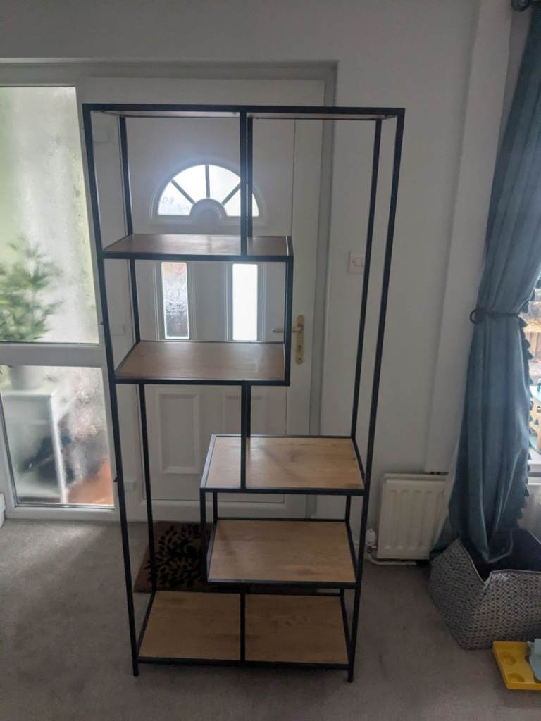 Display unit 185cm H x 77cm W