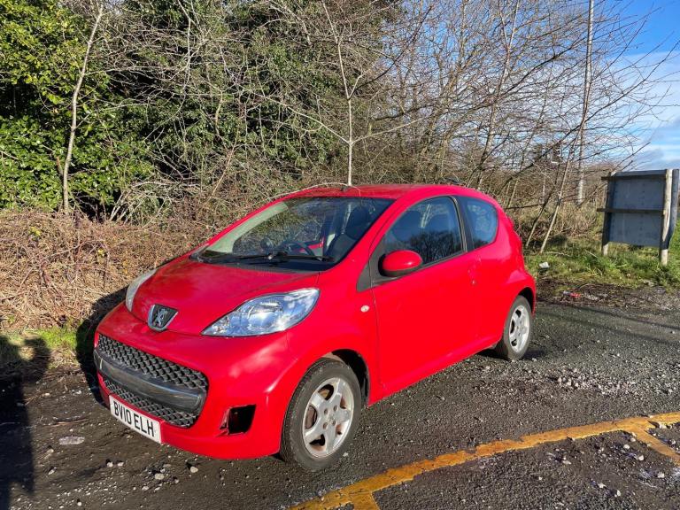PEUGEOT 107 1.0 VERVE 10 REG MOT APRIL 2ND NO ADVISORIES TAX £20 YEAR LOW INSURANCE 50+MPG