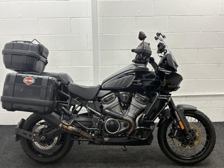 HARLEY DAVIDSON PAN AMERICA SPECIAL ** ADAPTIVE RIDE HEIGHT  - LOTS OF EXTRAS **