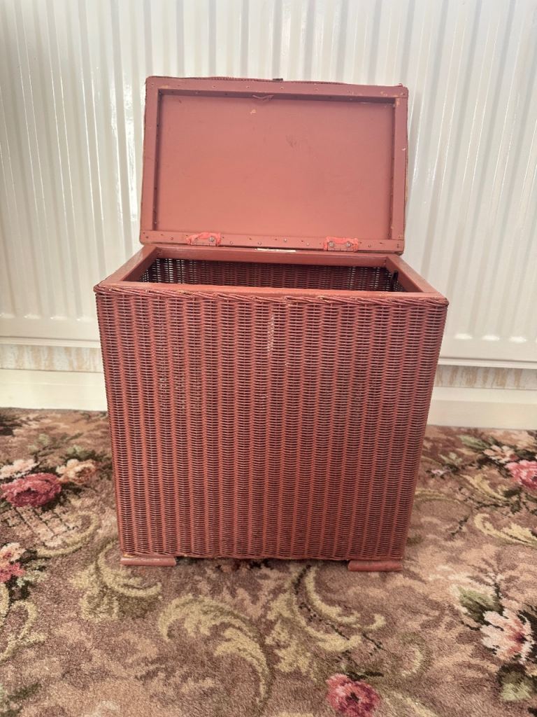 image for Vintage Lloyd Loom 'Lusty laundry basket with cushioned lid