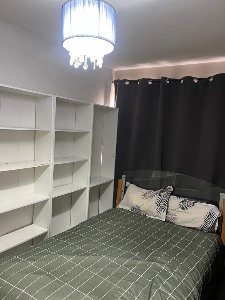 Cheap single / double room for rent 