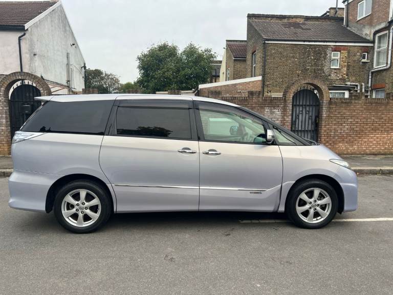 Toyota Estima 8 Seaters Hybrid Auto