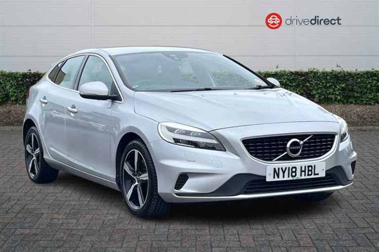  Volvo V40 2.0 T2 R-Design Nav Plus Hatchback 5dr Petrol Manual Euro 6 (s/s) (122 ps) Hatchback P...