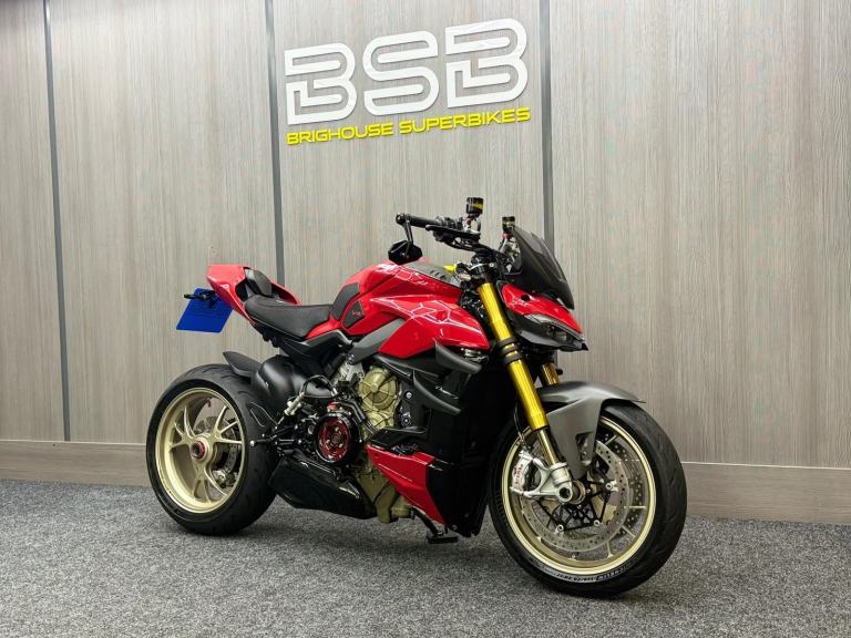 2022 70 Ducati Streetfighter V4S 1100 S ABS - SINGLE OWNER ++ EXTRAS