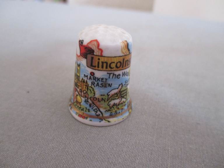 FINE BONE CHINA LINCOLNSHIRE THIMBLE