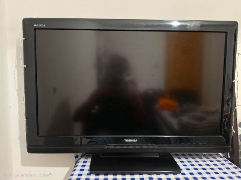 Toshiba Flat Screen TV – Black, Fair Condition 32 Inch
