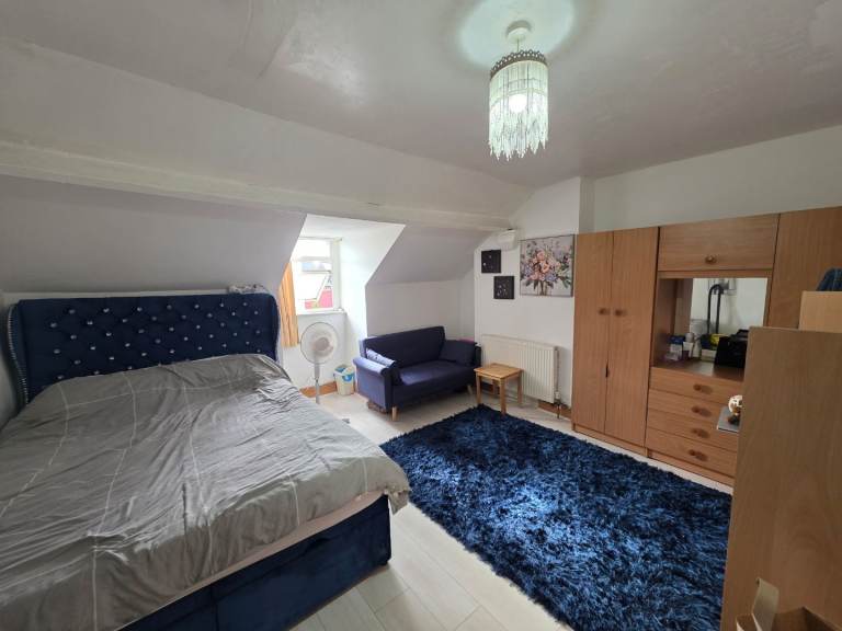 Rent Room in Bearwood- Nice and Comfortable 