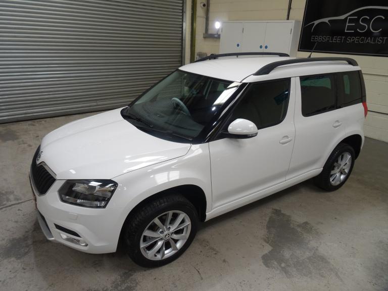 2015 Skoda Yeti 1.2 TSI 110 SE 5dr **ULTRA LOW MILEAGE*ONLY 9000 MILES FROM NEW** HATCHBACK Petro...