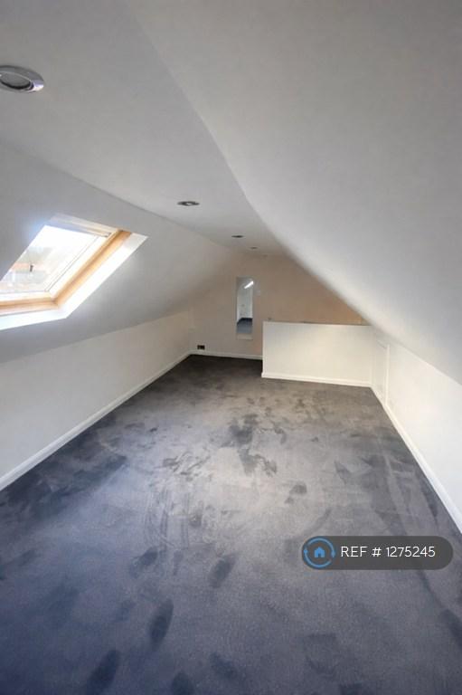 3 bedroom house in Aylsham Lane, Romford, RM3 (3 bed) (#1275245)