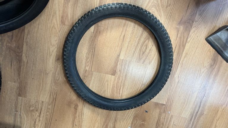New motorcycle tyre kings size 250/21 