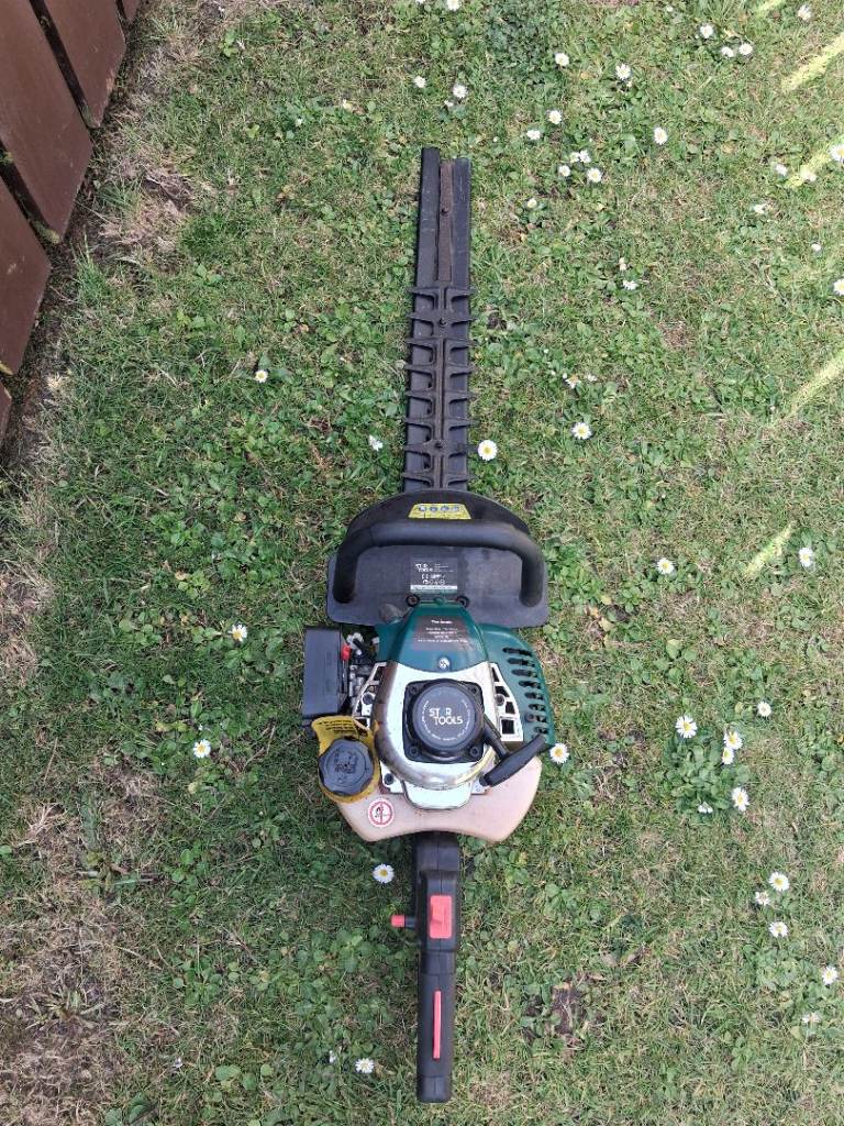 Petrol hedge trimmer 