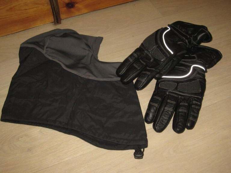 Black Motor bike gloves & Snood Brand new small size