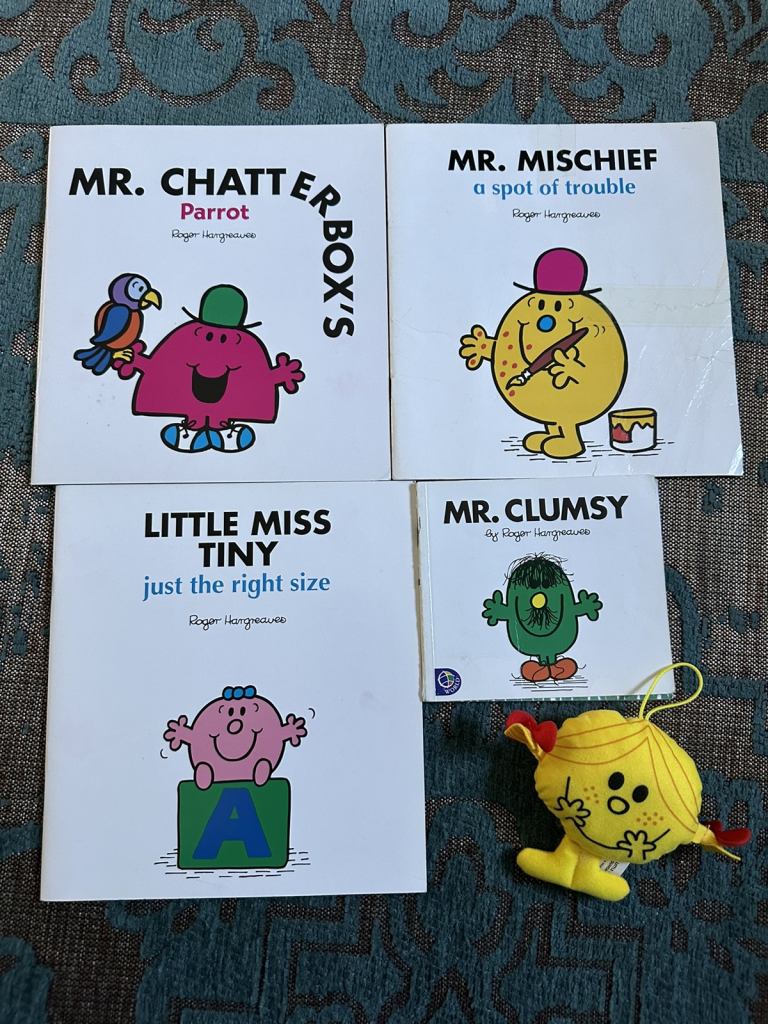 4x Books and a toy 