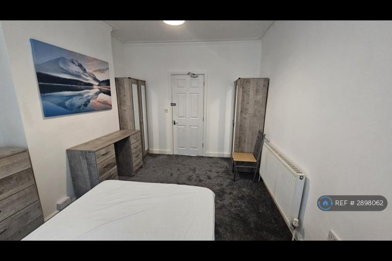 1 bedroom in Oxford Gardens, Stafford, ST16 (#2898062)
