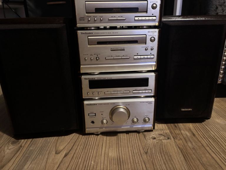 Technics mini stereo system 