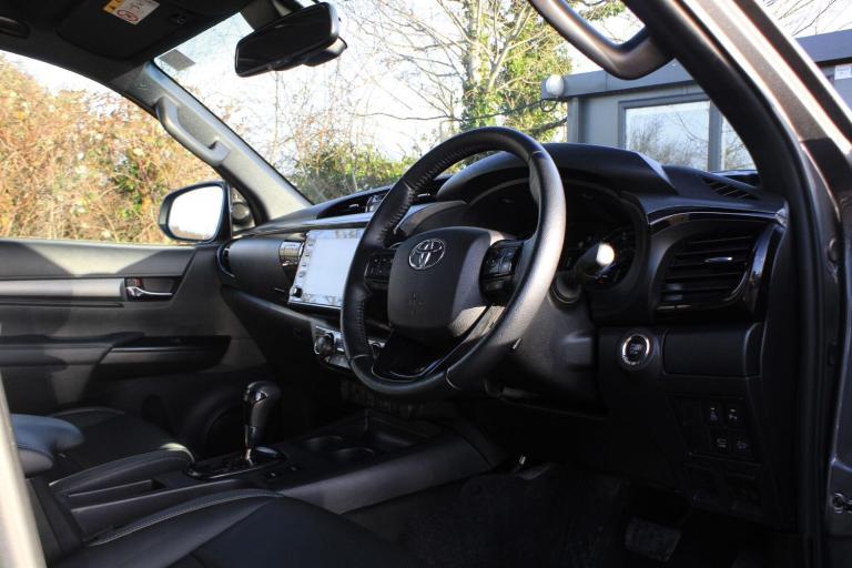 2022 Toyota Hilux Invincible X D/Cab Pick Up 2.8 D-4D Auto PICK UP DIESEL Automatic